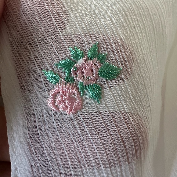 NWT Victoria's Secret White Sheer Long Floral Embroidered Robe, Sz XS/S - Picture 12 of 13